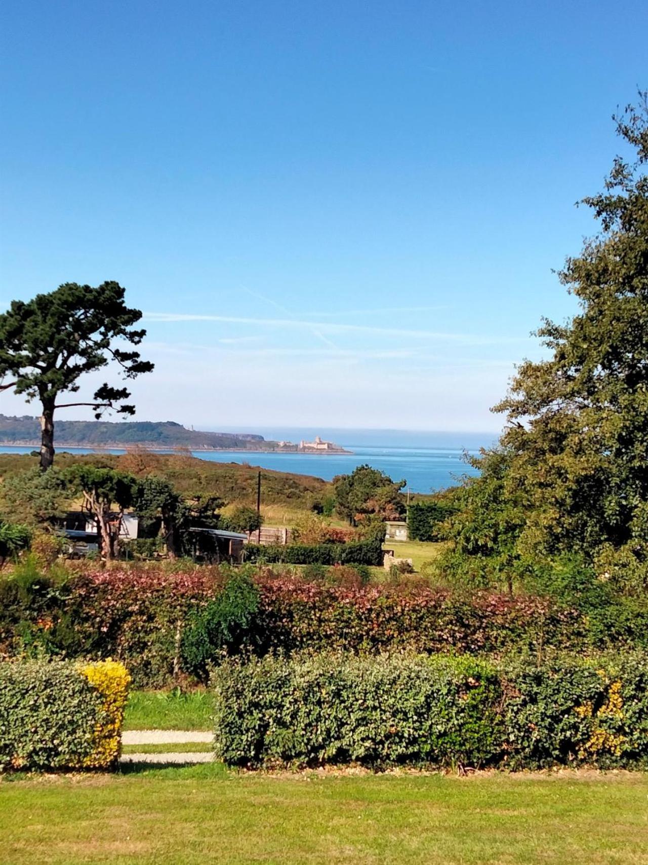 Bienvenue Au Studio L'Escale Bleue Avec Vue Mer Et Sur Le Cap Frehel Saint-Cast-le-Guildo Bagian luar foto